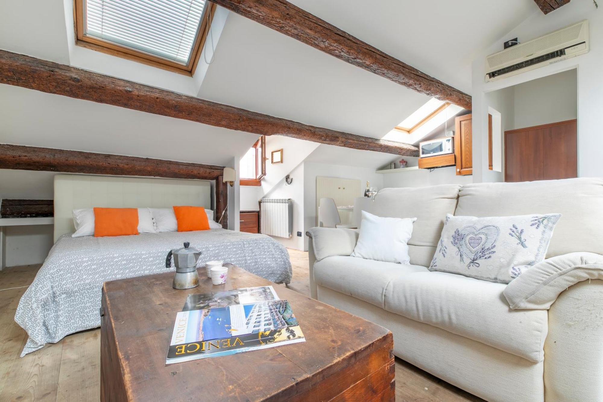 Nice Lovely Attic For 4 Person With Wifi - A/C 베니스 외부 사진
