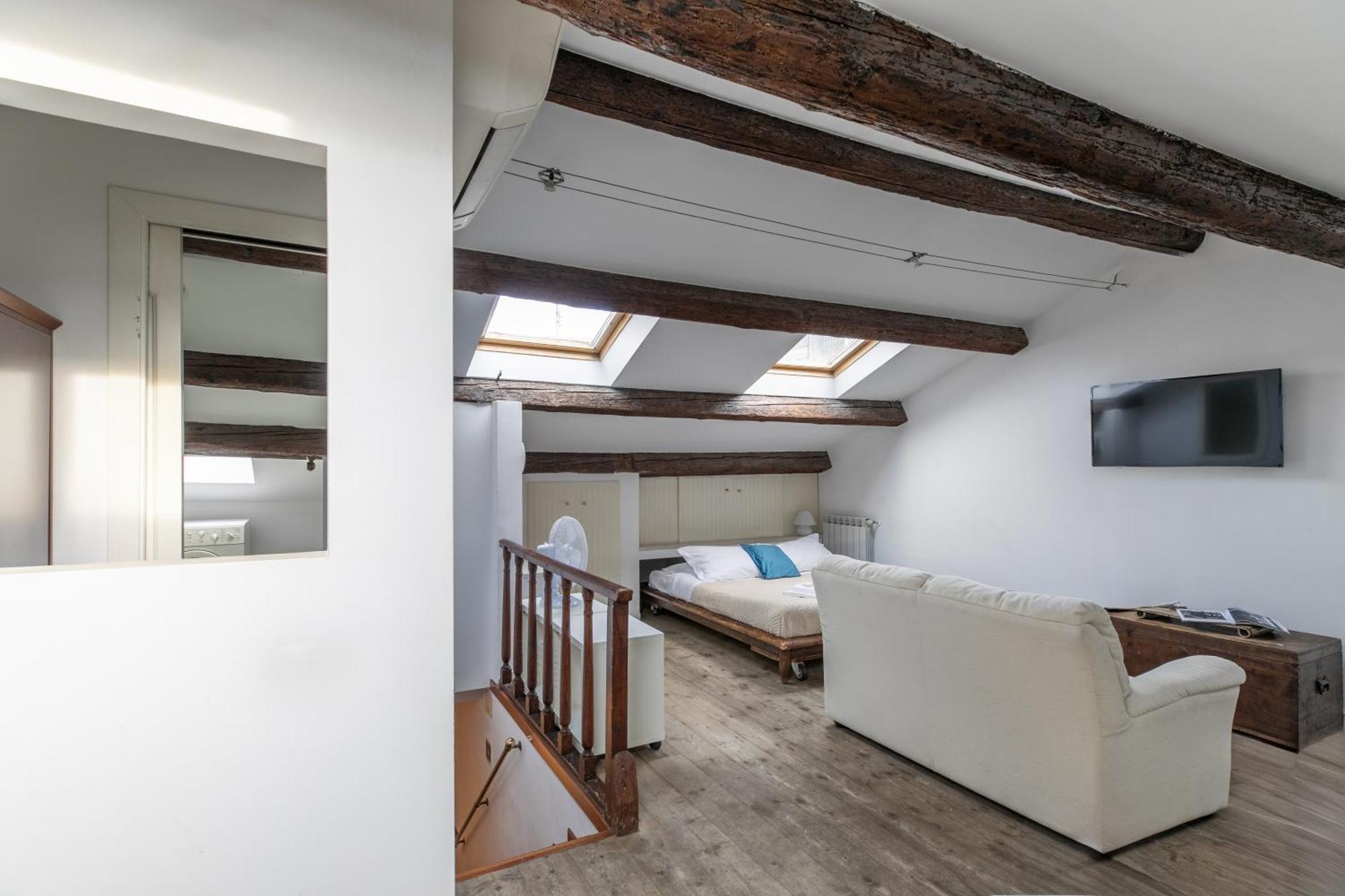 Nice Lovely Attic For 4 Person With Wifi - A/C 베니스 외부 사진