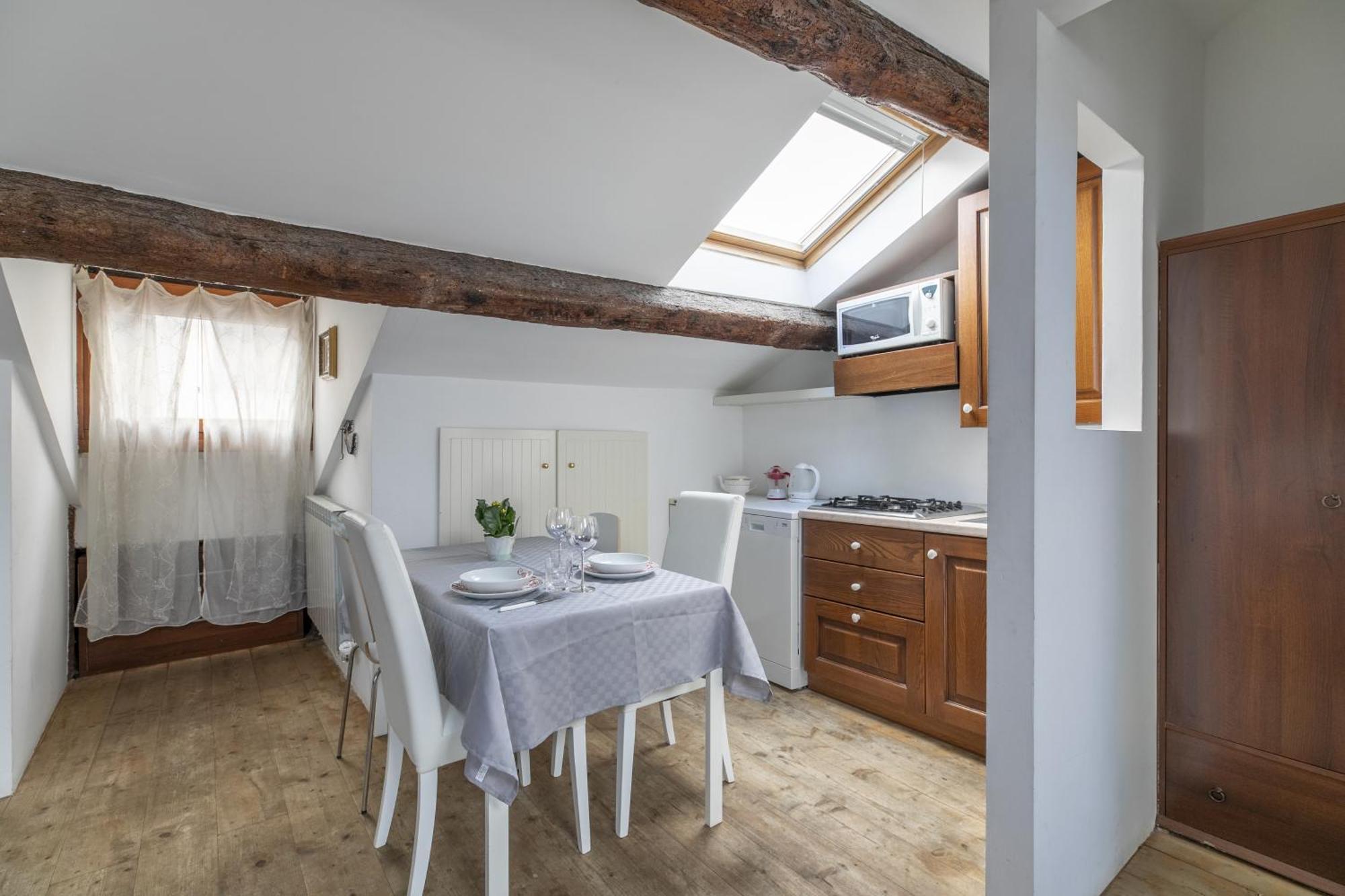 Nice Lovely Attic For 4 Person With Wifi - A/C 베니스 외부 사진