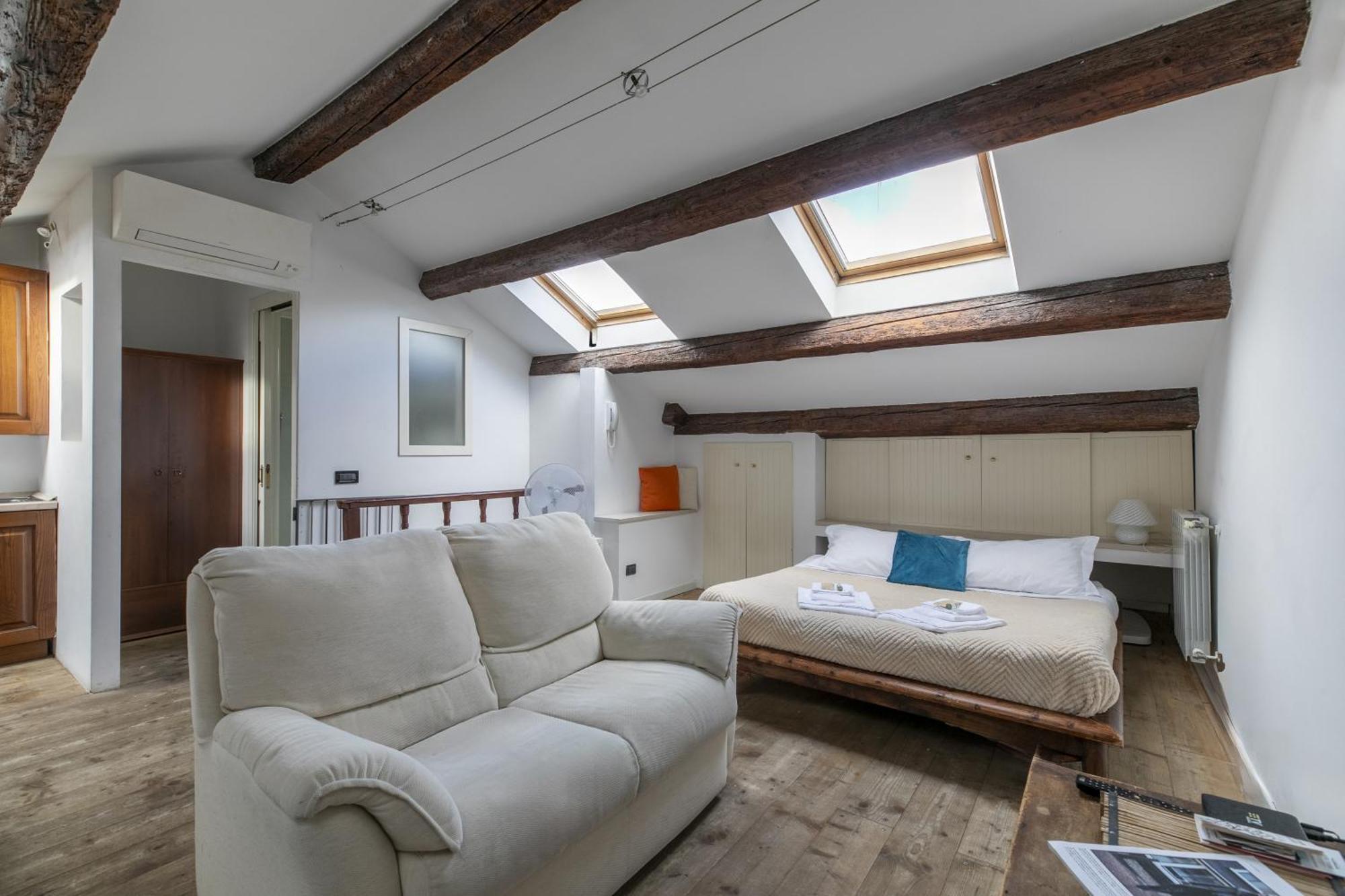 Nice Lovely Attic For 4 Person With Wifi - A/C 베니스 외부 사진